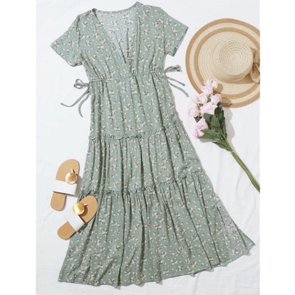 Boho V-Neck Floral Print Midi Dress - Picture 9 of 10